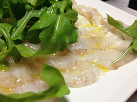 ヒラメの刺身を塩とオリーブオイルで美味しくいただく 小樽で家庭料理