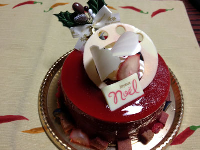 ルタオのクリスマスケーキ「トロワ・ルージュ」